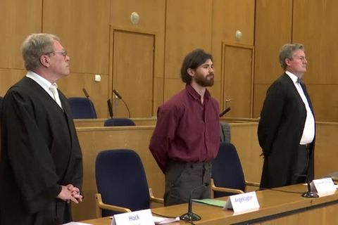 Video: Prozess in Frankfurt: Ex-Bundeswehroffizier Franco A. zu fünfeinhalb Jahren Haft verurteilt