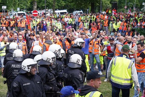 Hafenarbeiter-Demo in Hamburg