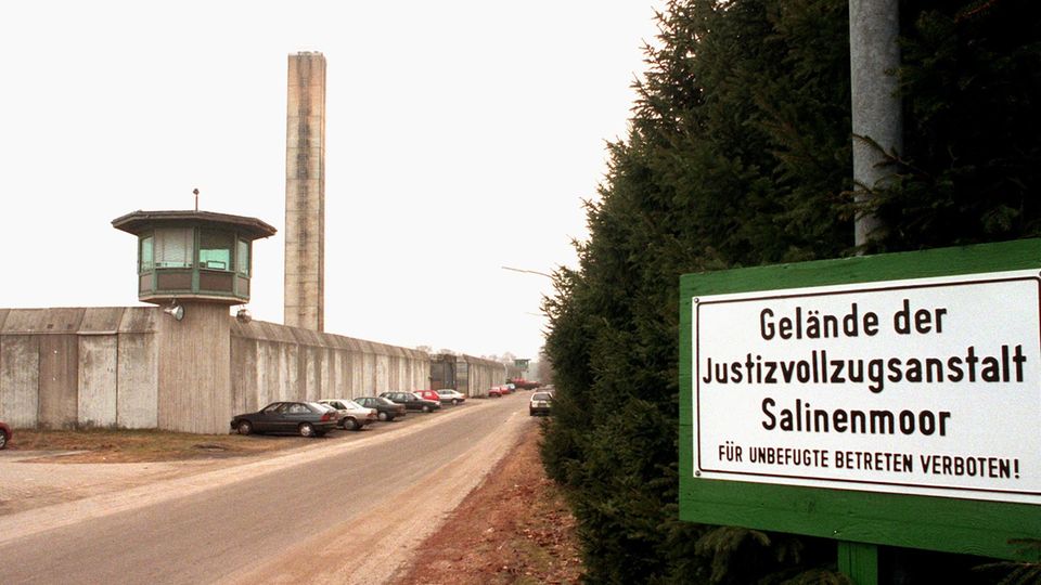 Die JVA Salinenmoor in Celle von außen.