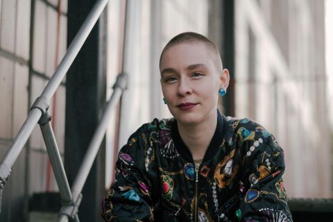 Portrait-Aufnahme der Sterbebegleiterin Johanna Klug