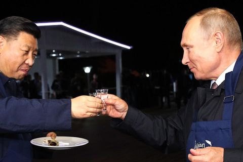 Schon früh suchte Xi Jinping den persönlichen Konatkt zu Putin.