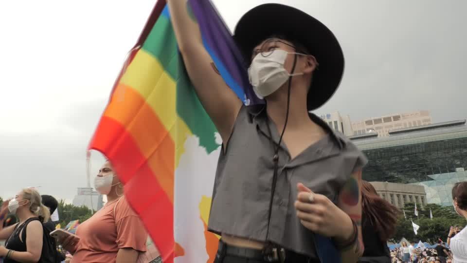LGBTQ+: Two lesbian activists sentenced to death in Iran for "corruption on earth".