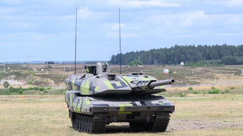 Panther KF51 und EMBT: Hochmodern, präzise und stark geschützt: Zwei neue deutsche Kampfpanzer sollen Putin Paroli bieten