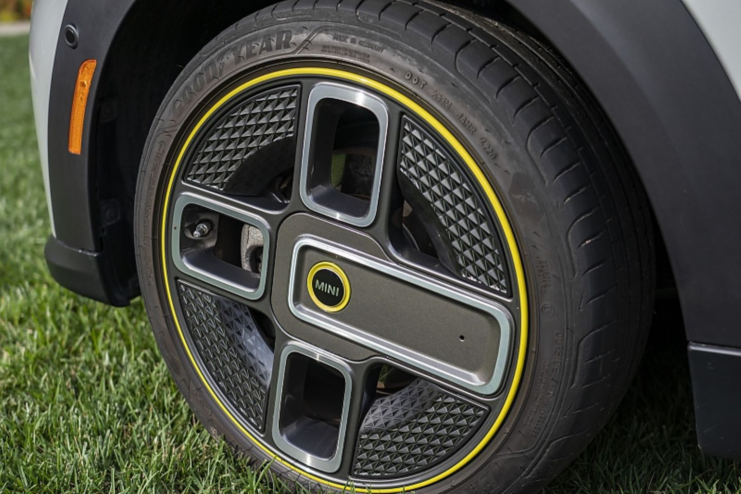Mini Cooper SE Cabrio 2022