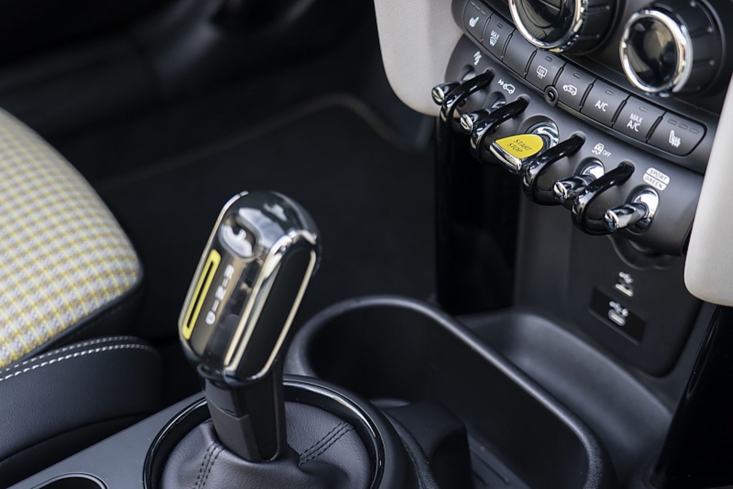 Mini Cooper SE Cabrio 2022