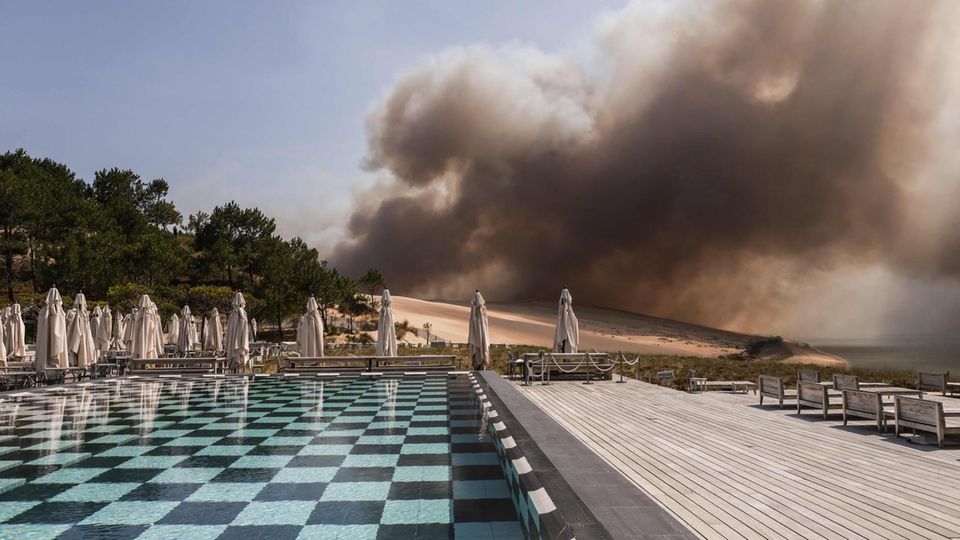 Menschenleer ist das Fünf-Sterne-Hotel La Corniche: Nach Waldbränden im Gebiet um Dune de Pilat mussten Tausende Menschen evakuiert werden.