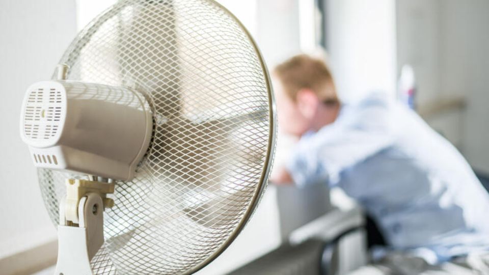 Gibt es ein Recht auf Hitzefrei? Rechtsanwalt beantwortet Fragen von Arbeitnehmern