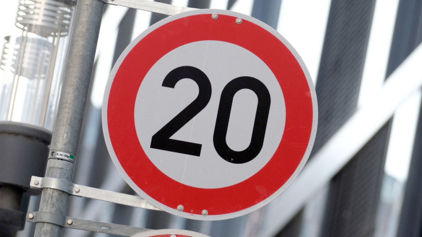 In Frankreich lassen die heißen Temperaturen den Verkehr runterfahren. In Frankreich lassen die heißen Temperaturen den Verkehr runterfahren.