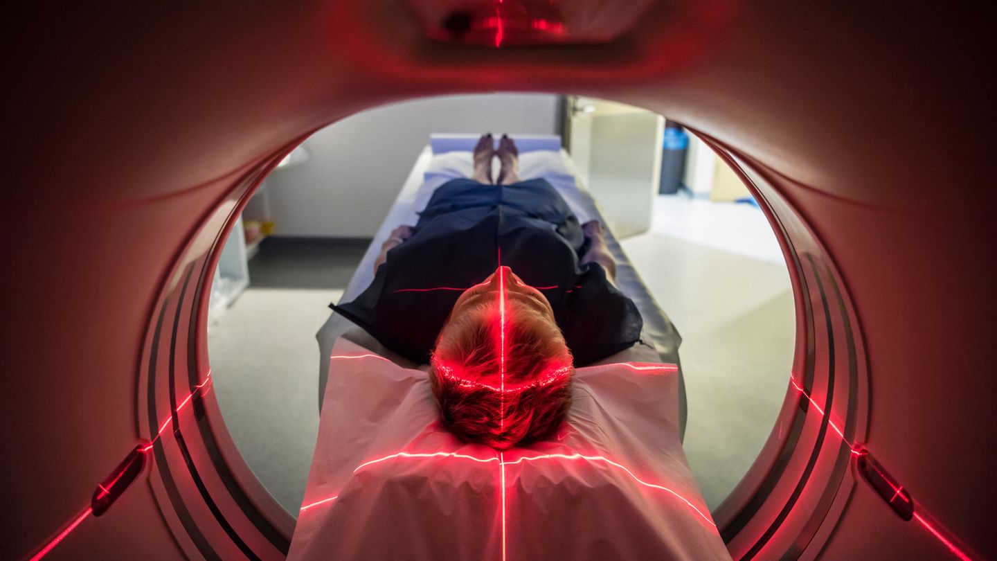 Ein Patient bekommt eine Strahlentherapie
