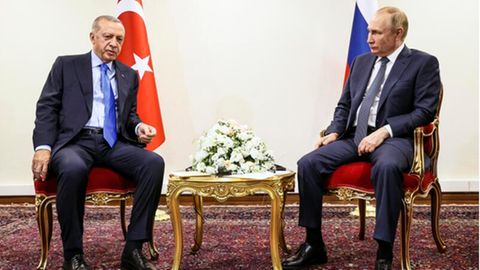 Gespräche in Teheran: Russlands Präsident Wladimir Putin (r.) und der türkische Staatschef Tayyip Erdogan