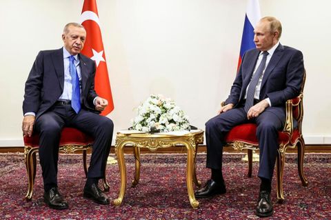 Gespräche in Teheran: Russlands Präsident Wladimir Putin (r.) und der türkische Staatschef Tayyip Erdogan