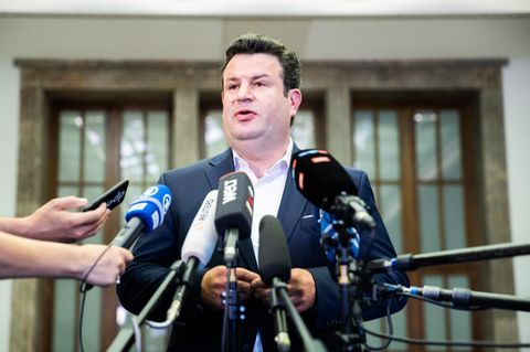 Arbeitsminister Hubertus Heil (SPD) gibt ein Pressestatement zum Bürgergeld ab
