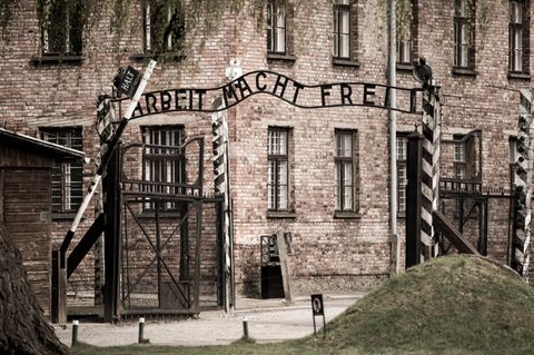 Eingangstor zum KZ Auschwitz