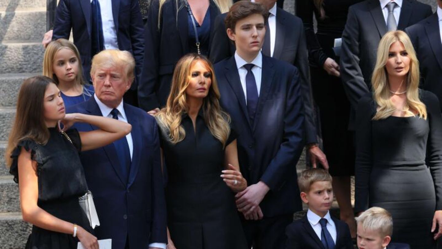 Die Trump-Familie bei Ivanas Beerdigung