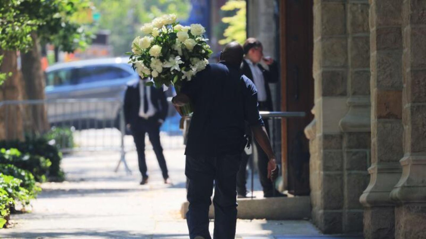 Blumen zur Beisetzung von Ivana