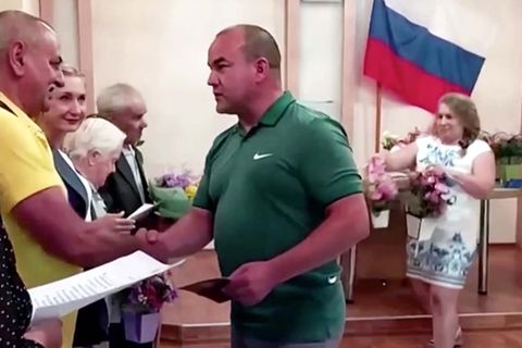 Besetzte Stadt Enerhodar: Schwerer Eingriff in die Souveränität: Beamte verteilen russische Pässe an ukrainische Einwohner