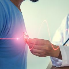 Untersuchung des Herzrhythmus mit deinem Stethoskop