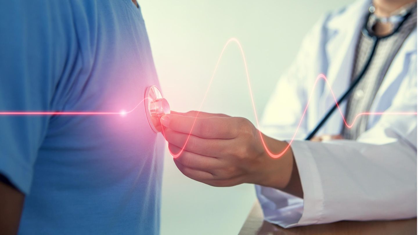 Untersuchung des Herzrhythmus mit deinem Stethoskop