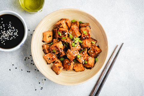 Wer auf Fleisch verzichtet, für den ist Naturtofu eine gesunde Alternative