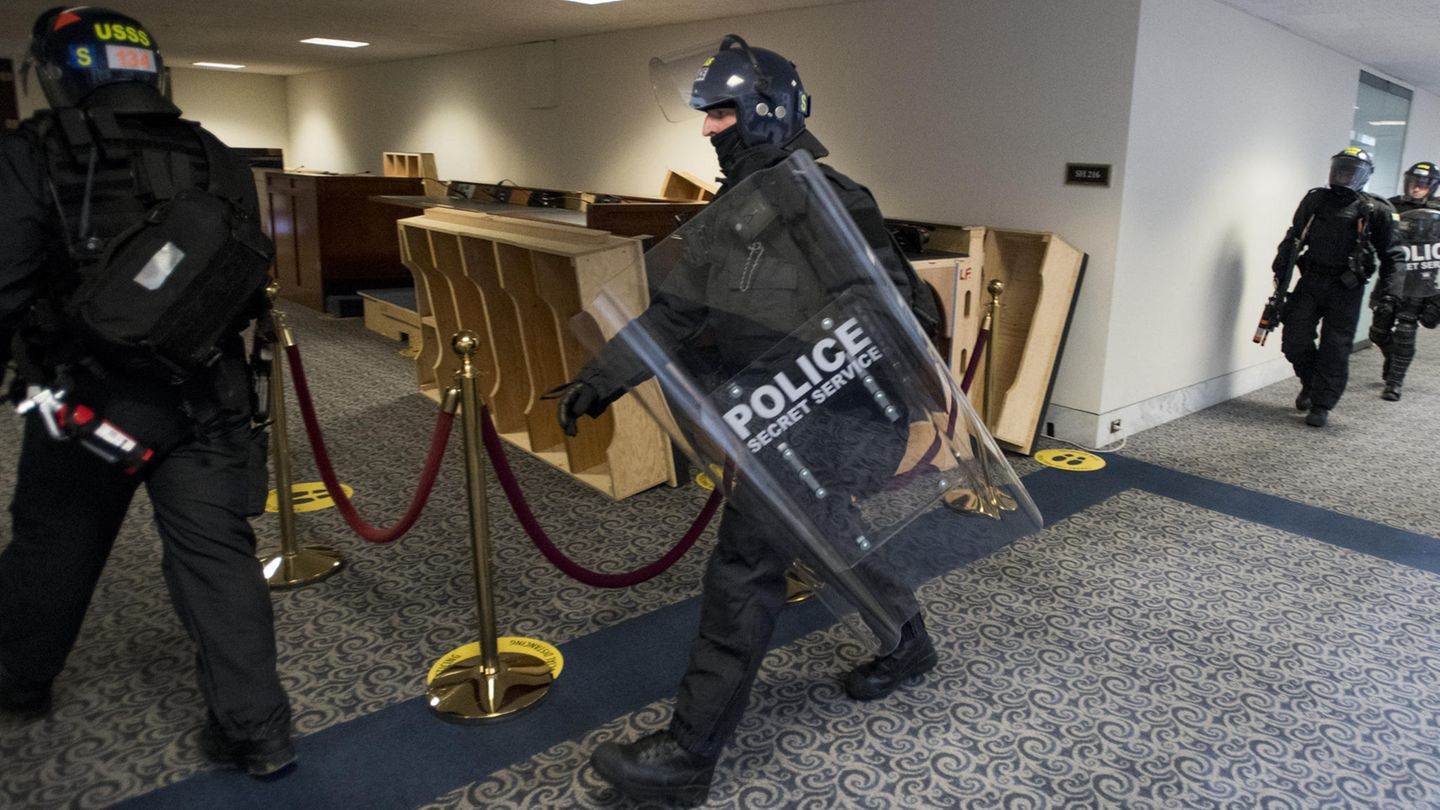 Capitol Storm: Chasing the Secret Service – Where Are the January 6th Text Messages?