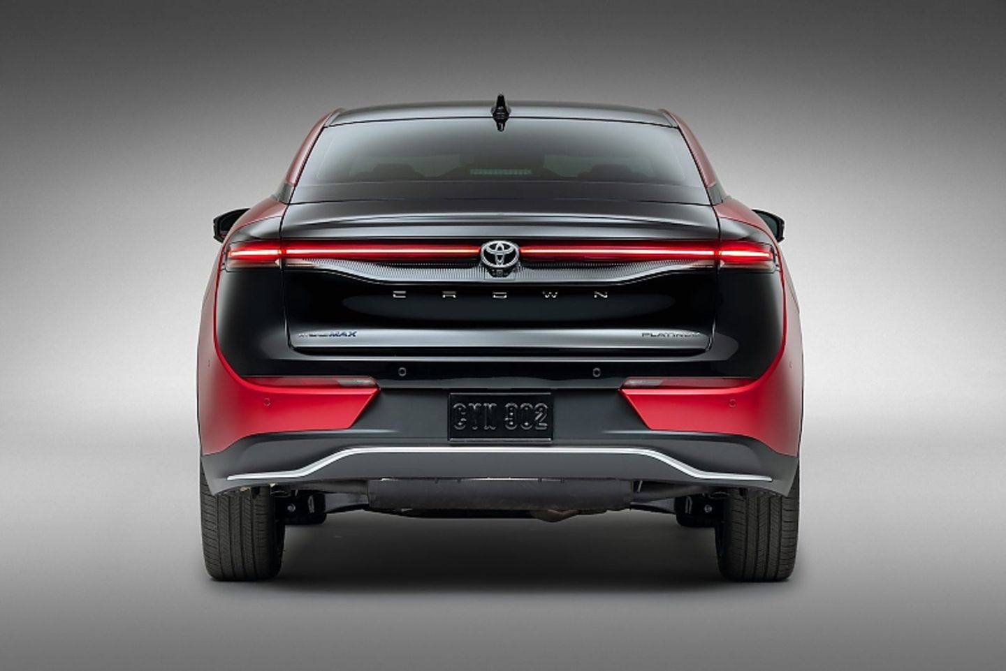 Toyota Crown Hybrid 2023