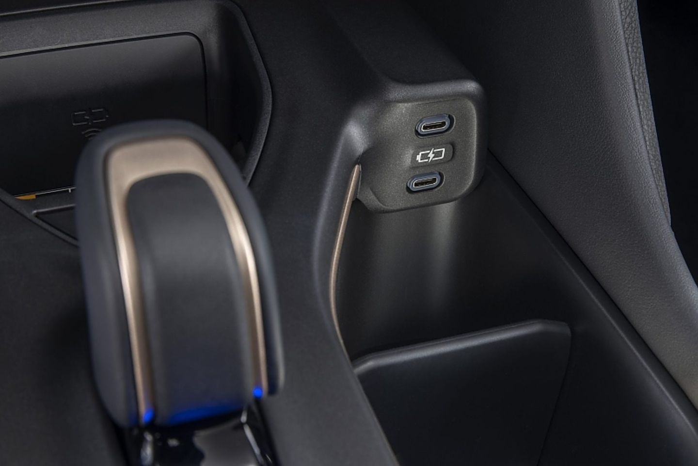 Toyota Crown Hybrid 2023