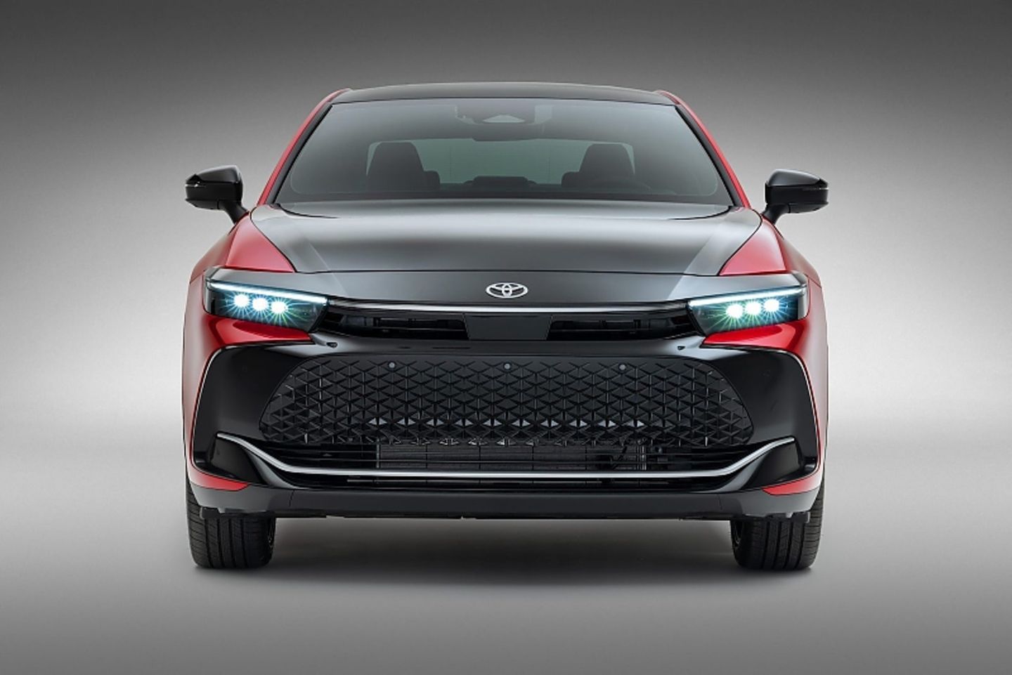 Toyota Crown Hybrid 2023
