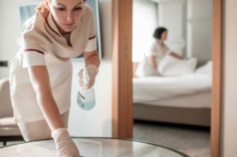 Reinigungskraft klärt auf: Das wird beim Säubern in Hotelzimmern vernachlässigt