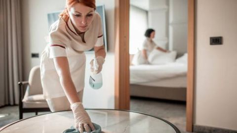 Reinigungskraft klärt auf: Das wird beim Säubern in Hotelzimmern vernachlässigt
