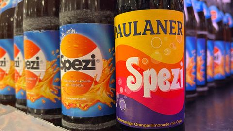 Spezi Original (links) oder Paulaner Spezi: In Bayern ist die Limonade ein Nationalgetränk und eine Glaubensfrage