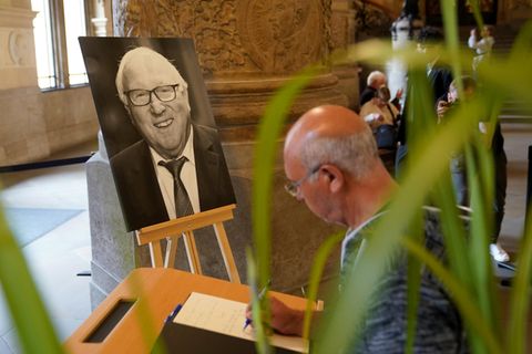 Kondolenzbuch für Uwe Seeler