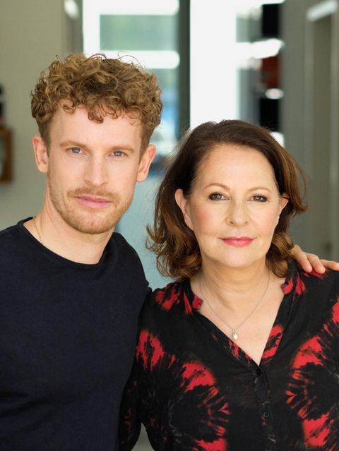 Lukas Klaschinski und Stefanie Stahl stehen nebeneinander und schauen in die Kamera. Hier schreiben sie über Kontaktabbruch