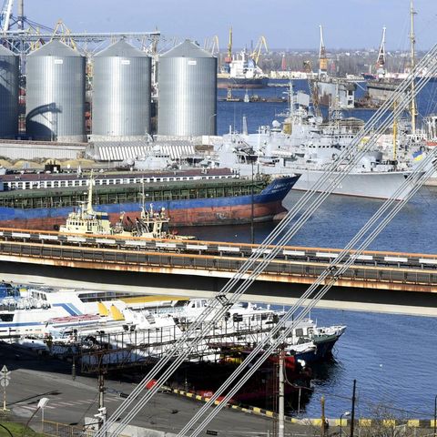 Getreidesilos im Hafen von Odessa