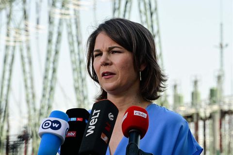 Bundesaußenministerin Annalena Baerbock (Grüne) räumt Probleme beim Ringtausch von Waffen zugunsten der Ukraine ein