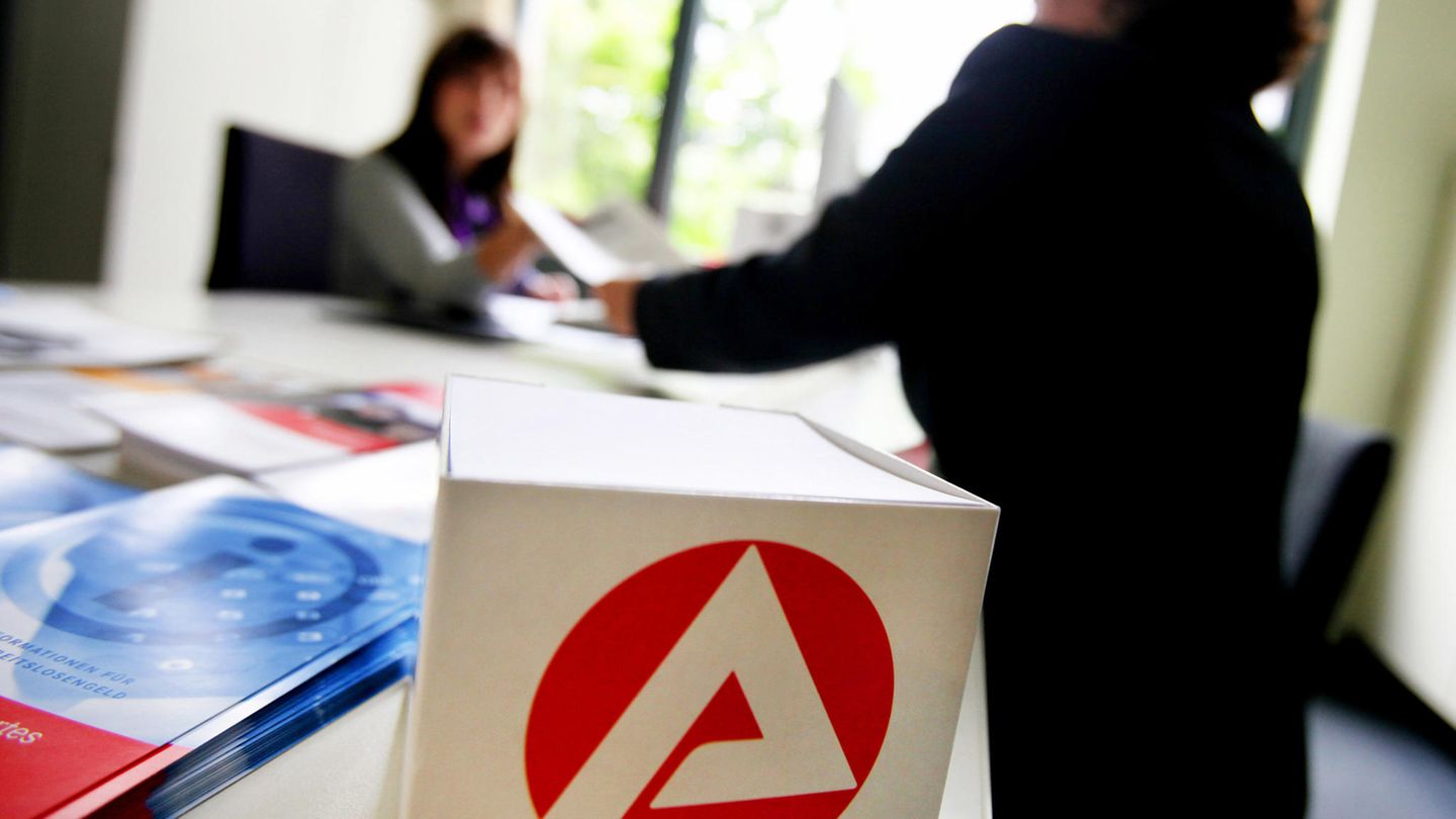 Rund 3,69 Millionen Menschen beziehen in Deutschland Hartz IV, doch bei der Auszahlung soll es zahlreiche Mängel geben (Symbolfoto)