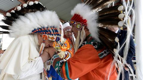 Kanada-Reise: Papst bittet Ureinwohner um Vergebung