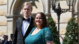 Die Bundesvorsitzende der Grünen, Ricarda Lang, kam in Begleitung ihres Lebensgefährten Florian Wilsch. Angesichts der angespannten politischen Lage waren kaum Mitglieder der aktuellen Bundesregierung nach Bayreuth gereist. Aktuell gibt es für viele dringendere Termine als die Eröffnung einer Festspielsaison.