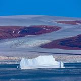 Eisberge treiben in der Baffin Bay in der Nähe von Pituffik