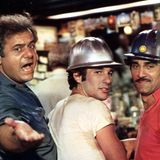 In dem Coming-of-Age-Film "Heißes Blut" spielte der gebürtige New Yorker 1978 an der Seite von Richard Gere (Mitte) und Tony Lo Bianco (r.). Die Figur war ihm wie auf den Leib geschrieben: Sein Vater ist in Neapel geboren und nach Amerika übergesiedelt, seine Mutter wurde in den USA als Tochter italienischer Einwanderer geboren. In "Heißes Blut" verkörperte einen Italo-Amerikaner, der in New York aufwächst. Eine Rolle, die er im Laufe seiner Karriere noch öfters bekleiden sollte.