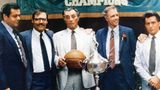 1982 war Paul Sorvino (l.) Teil des Star-Aufgebots: In der Verfilmung des Bühnenstücks "That Championship Season" spielte er zusammen mit Größen wie Stacy Keach, Robert Mitchum, Bruce Dern und Martin Sheen.
