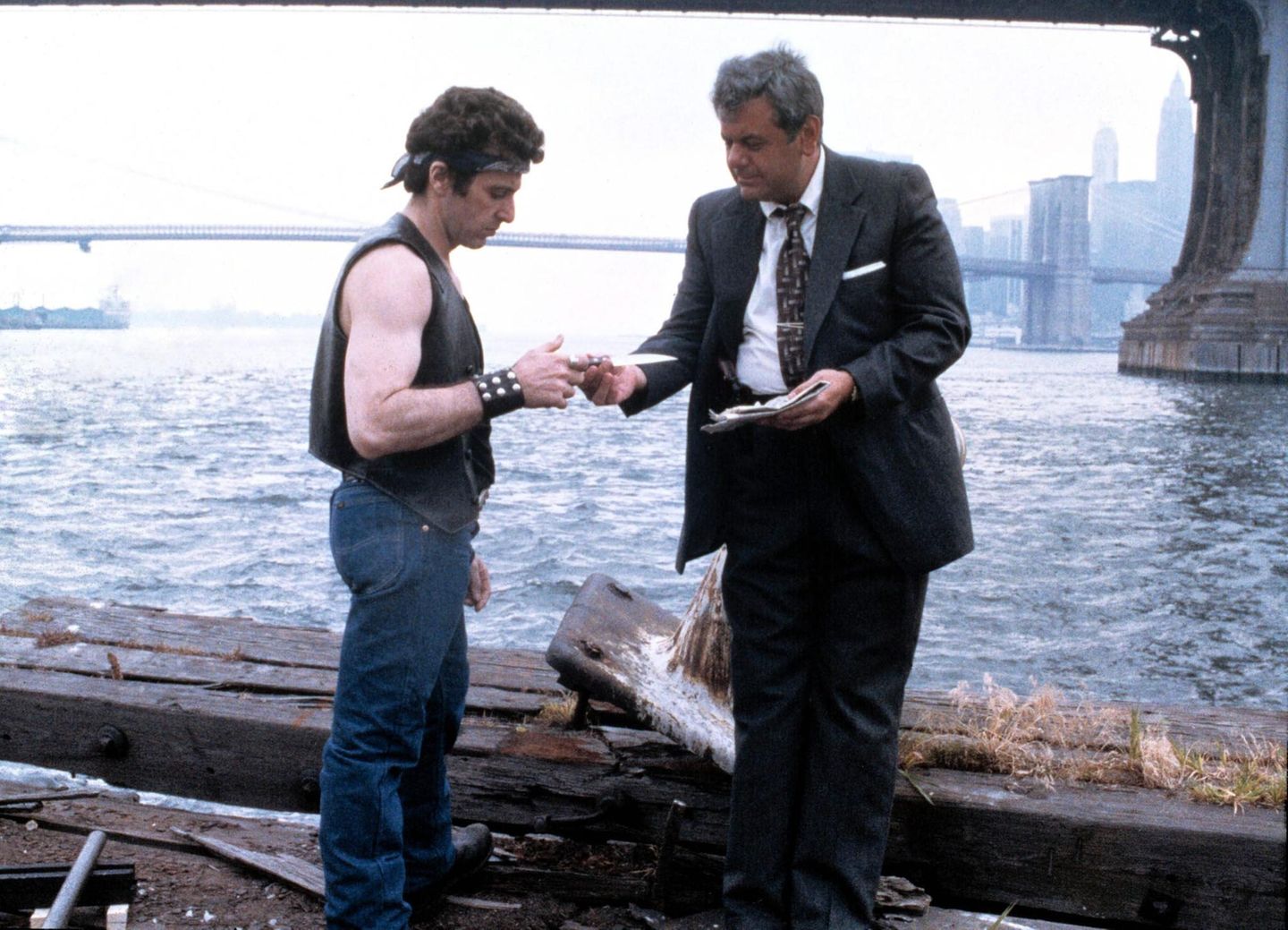 1980 war er an der Seite von Al Pacino in dem Großstadtthriller "Cruising" zu sehen. Regisseur William Friedkin konnte nicht an den Erfolg von "French Connection" anknüpfen, vor allem bei den Kritikern fiel der Film durch, "Cruising" wurde zudem drei Mal für die Goldene Himbeere nominiert.