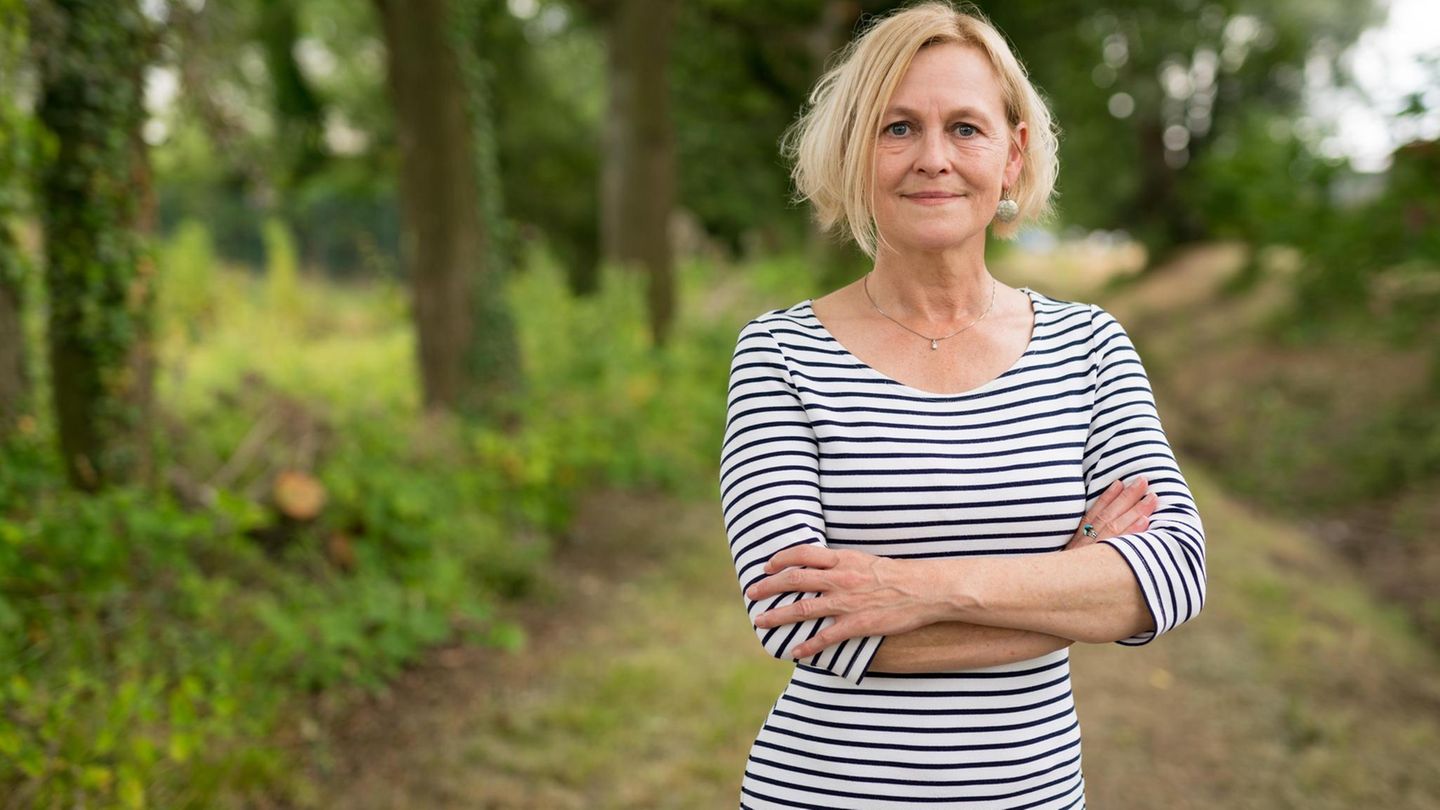 Nachfrage Claudai Peppmüller (FINAL) >> Claudia Peppm  ller    ffentlichkeitsarbeit und Mitglied der Gesch  ftsf  hrung bei Friedensdorf International  f  r Stern Nachfrage  Dinslaken  Germany  2022-07-13