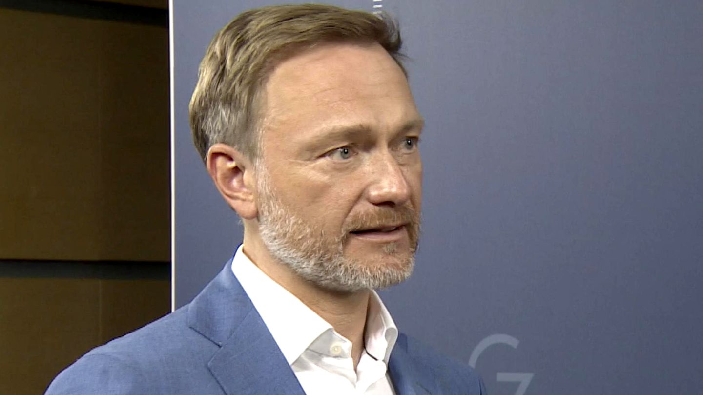 Christian Lindner on gas prices, a 9-euro ticket and his wedding