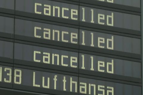 Video: Streik legt Lufthansa an Drehkreuzen lahm