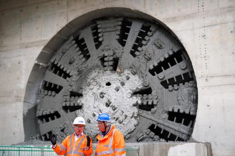 Video zeigt 2000 Tonnen schwere Tunnelbohrmaschine "Dorothy" bei der Arbeit