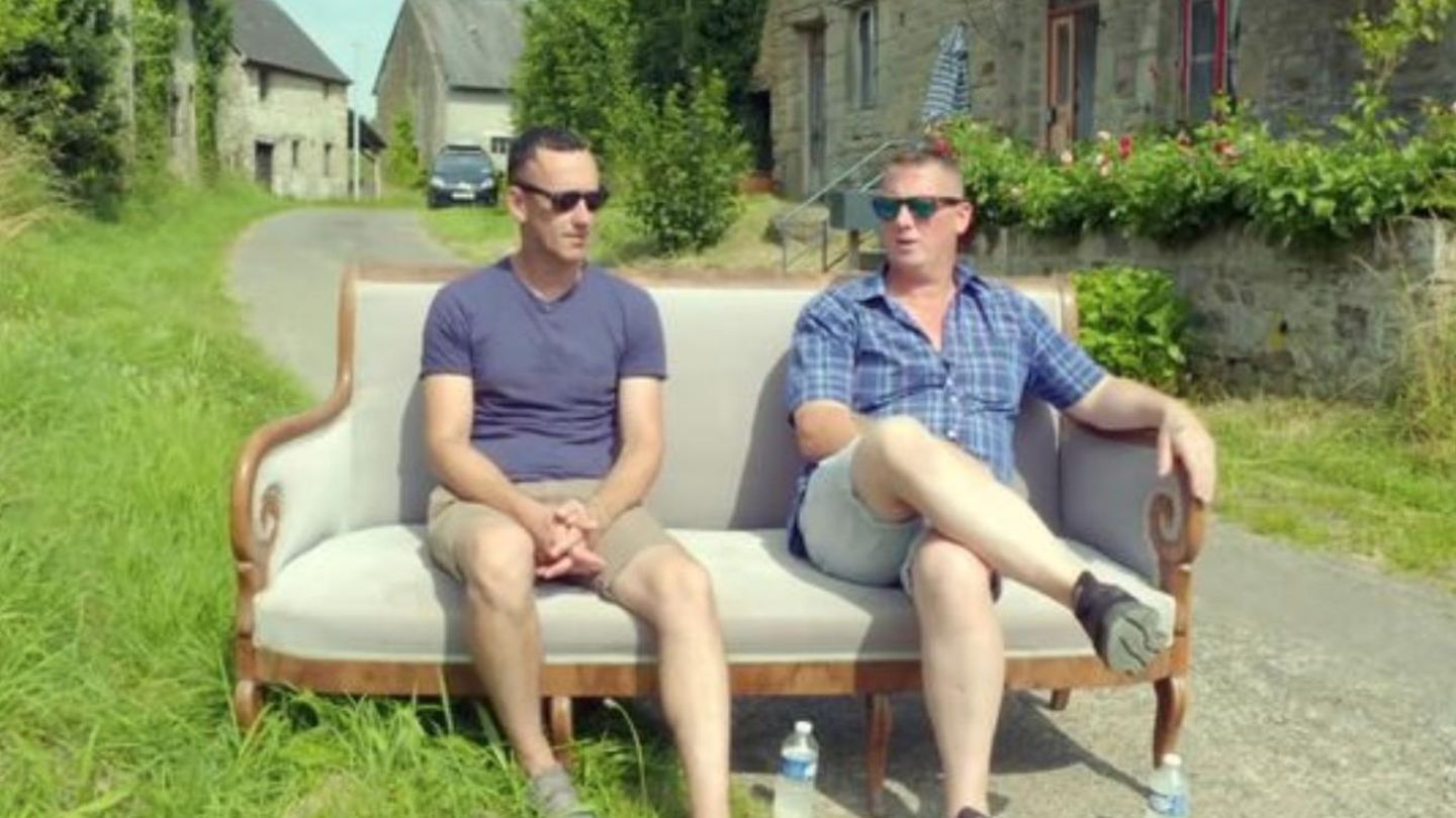 Paul und Yip haben ein ganzes französisches Dorf gekauft