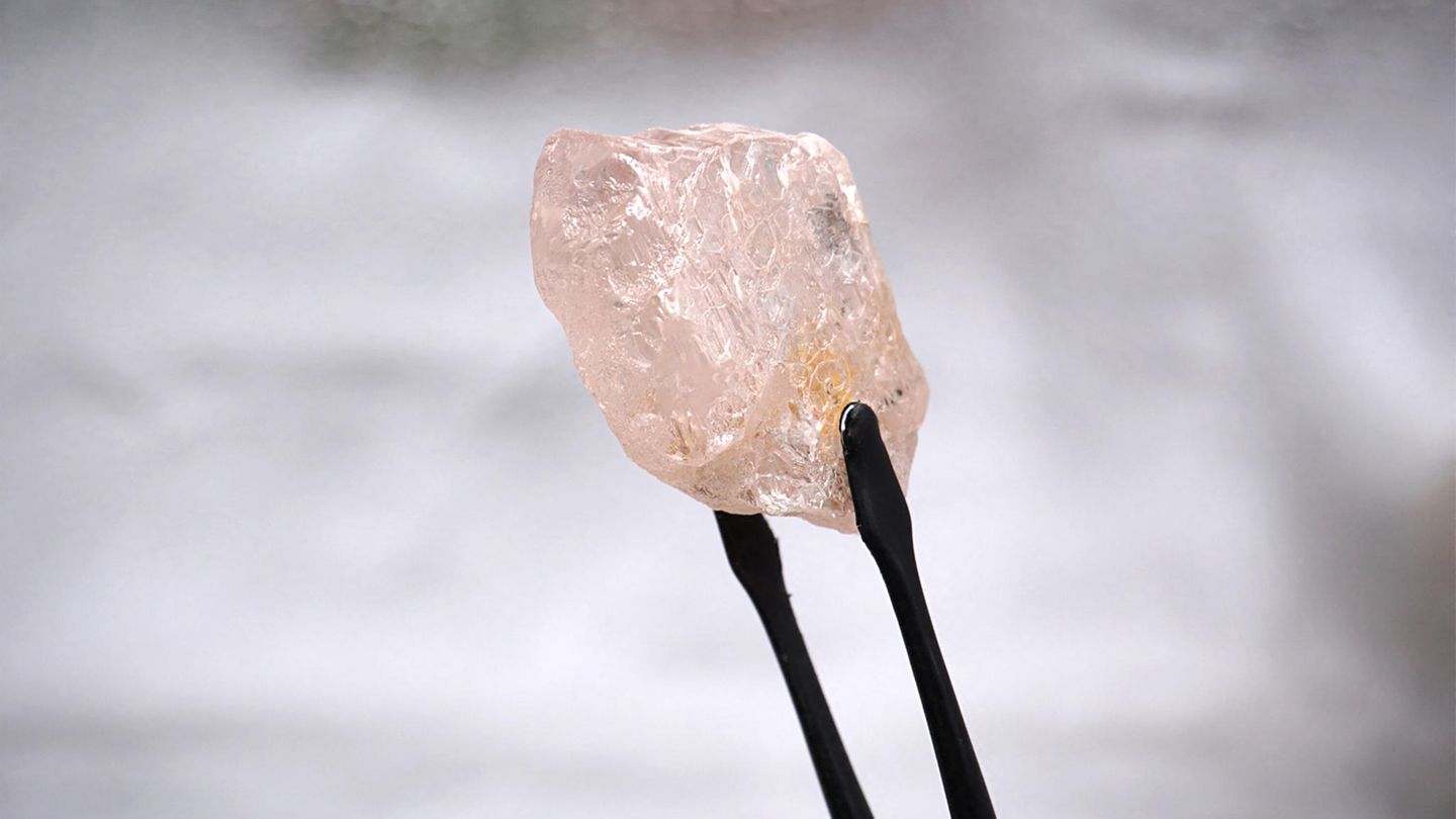 Der rosfarbene Rohdiamant "Lulo Rose"