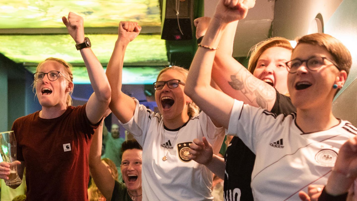 European Football Championship 2022: Germany celebrates reaching the final