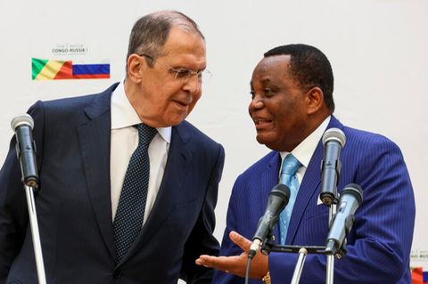 Sergej Lawrow mit seinem kongolesischen Amtskollegen Jean Claude Gakosso