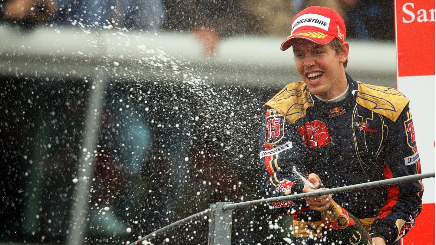 Erste Pole, erster Sieg: Im September 2008 gewinnt Vettel sensationell den Großen Preis von Italien in Monza – bei Regen, im eigentlich unterlegenen Toro Rosso